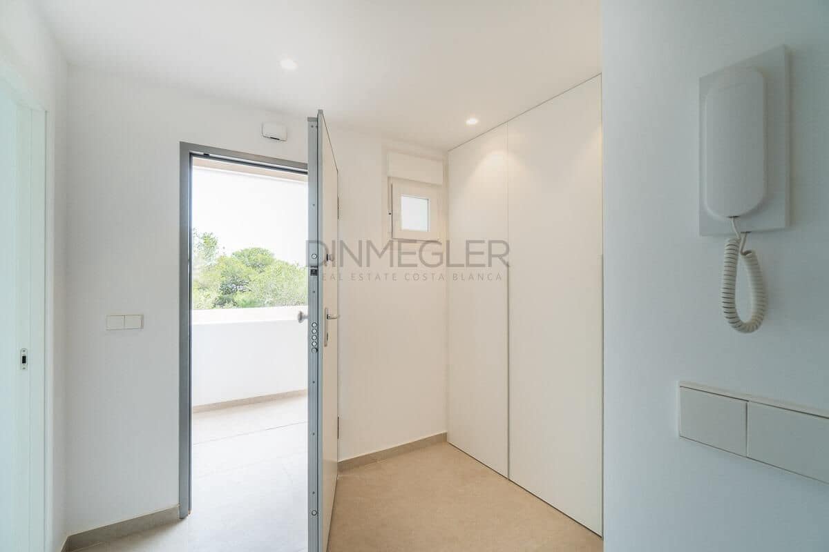 3 bedroom Apartment for sale in Playa Flamenca with pool garage - € 480,000 (Ref: 9075292)