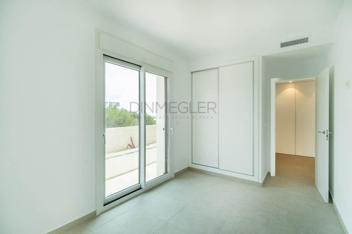 3 bedroom Apartment for sale in Playa Flamenca with pool garage - € 480,000 (Ref: 9075292)