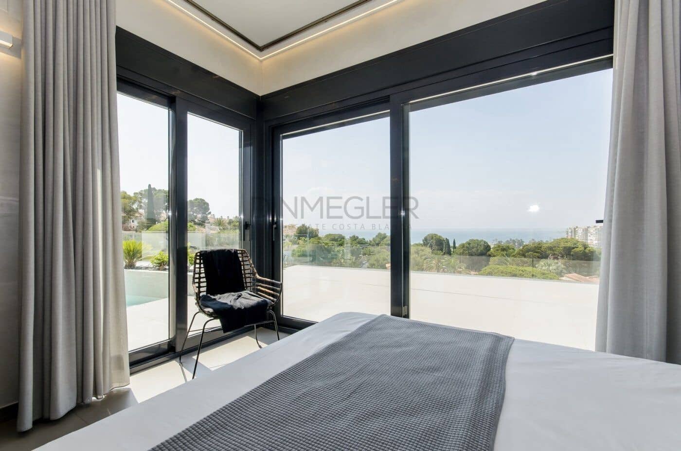 3 sypialnia Willa na sprzedaż w Campoamor z basenem - 1 175 000 € (Ref: 9075293)