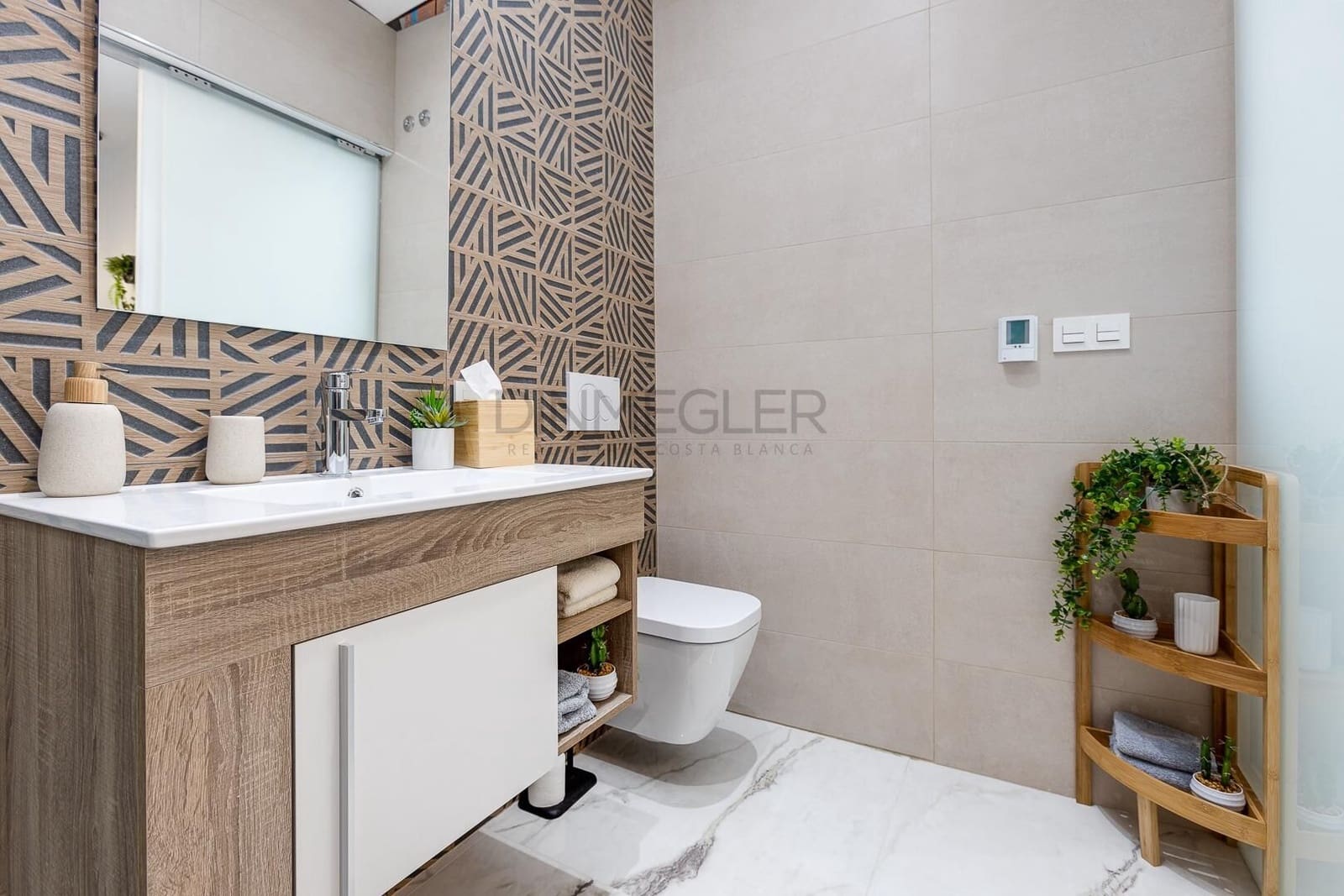 2 slaapkamer Bungalow te koop in Ciudad Quesada met zwembad - € 279.000 (Ref: 9075298)