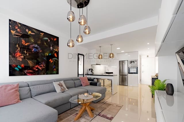 Ático de 2 habitaciones en Pueblo Latino, Pilar de la Horadada en venta con piscina garaje - 389.000 € (Ref: 9085980)