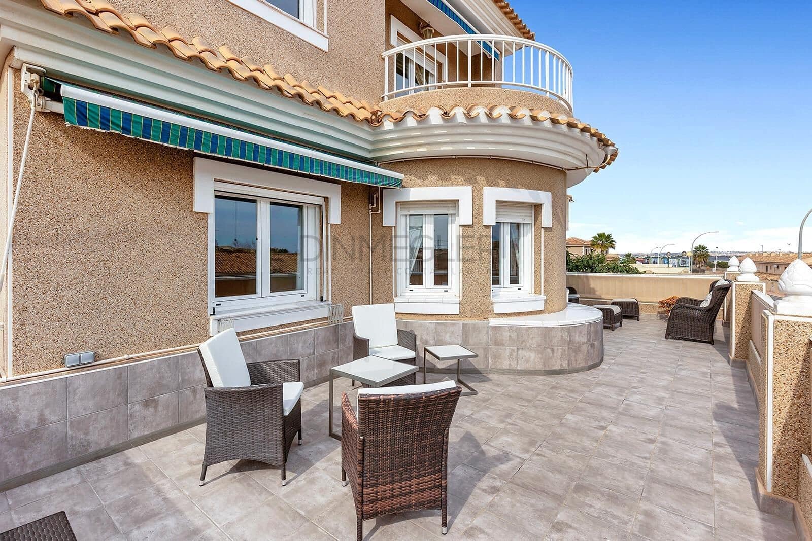 5 soverom Villa til salgs i Torrevieja med svømmebasseng - € 410 000 (Ref: 9085981)