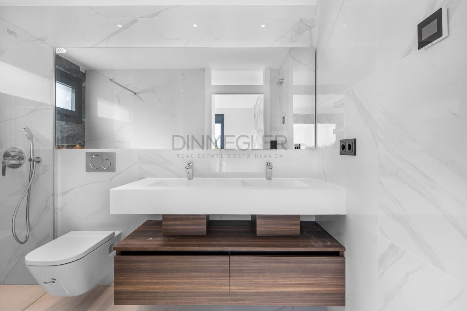 3 bedroom Villa for sale in Torrevieja with pool - € 795,000 (Ref: 9085984)