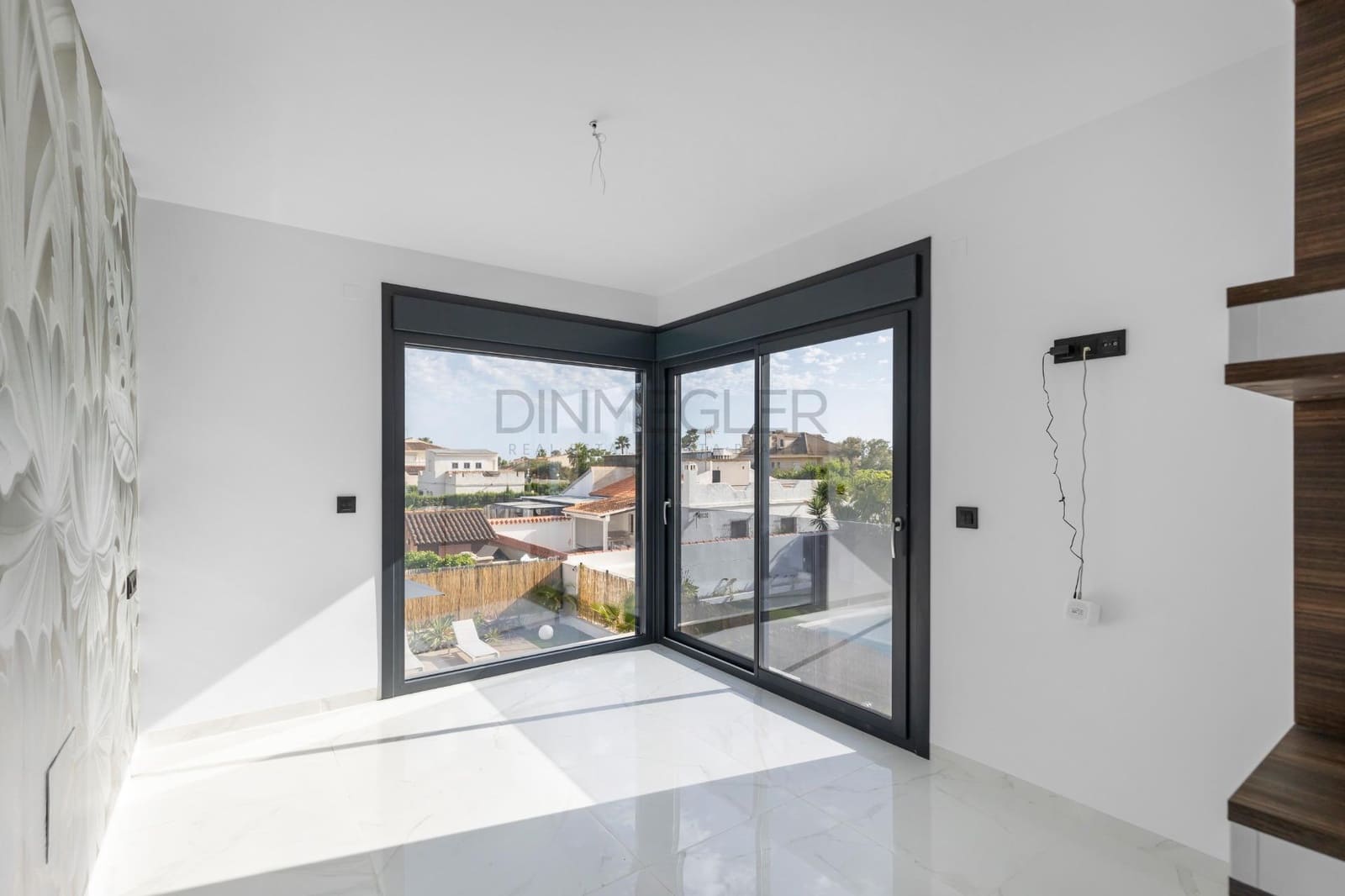 3 bedroom Villa for sale in Torrevieja with pool - € 795,000 (Ref: 9085984)