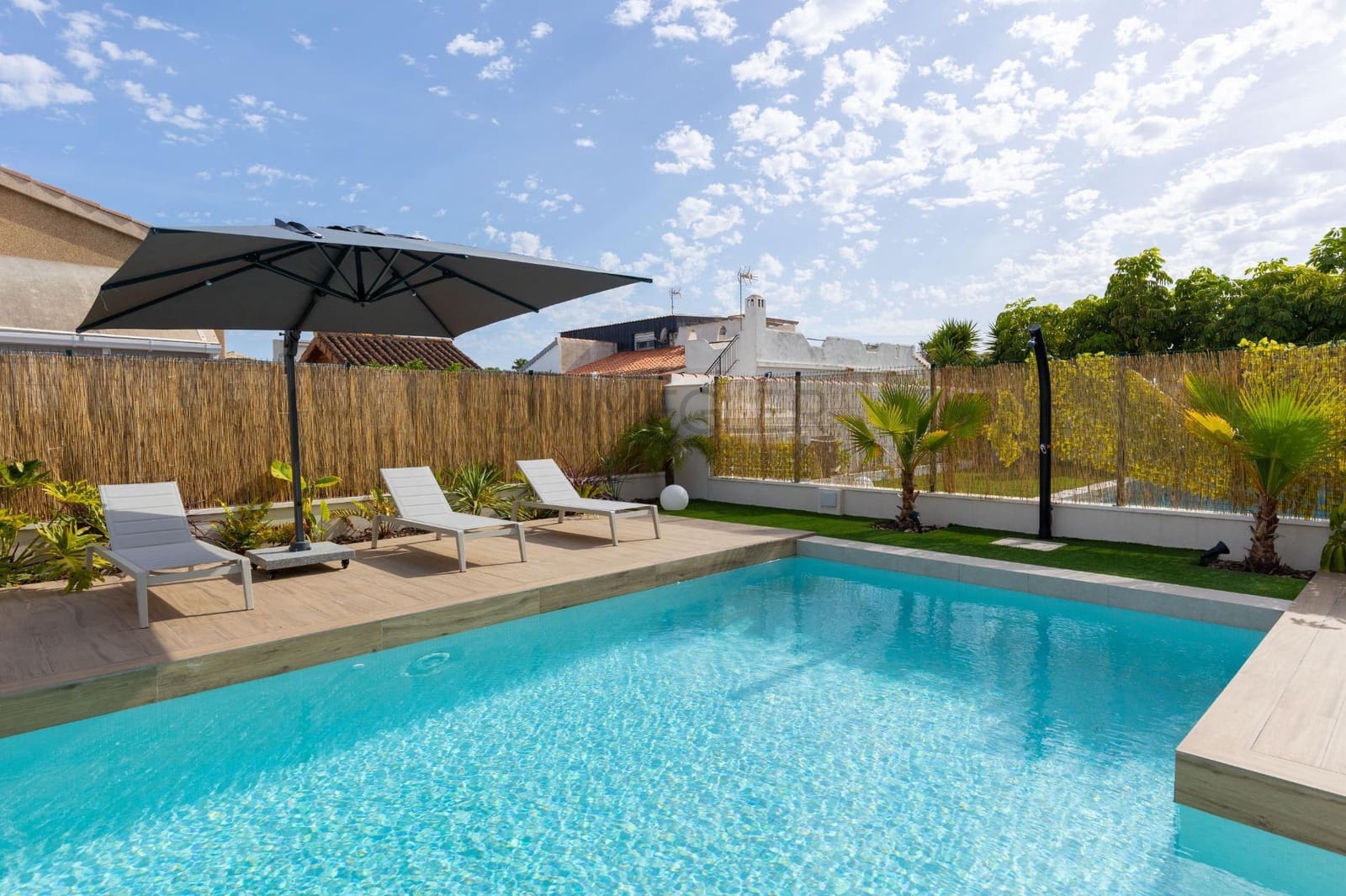 3 bedroom Villa for sale in Torrevieja with pool - € 795,000 (Ref: 9085984)