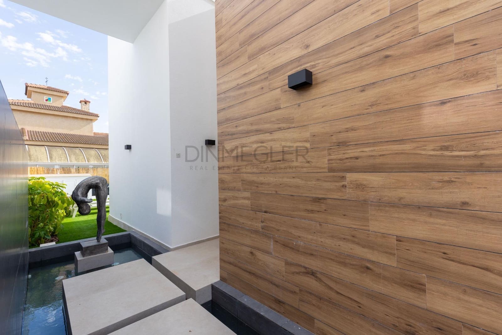 3 bedroom Villa for sale in Torrevieja with pool - € 795,000 (Ref: 9085984)