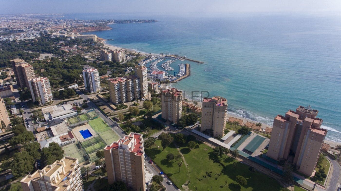 2 soverom Penthouse til salgs i Campoamor med svømmebasseng - € 396 500 (Ref: 9085990)