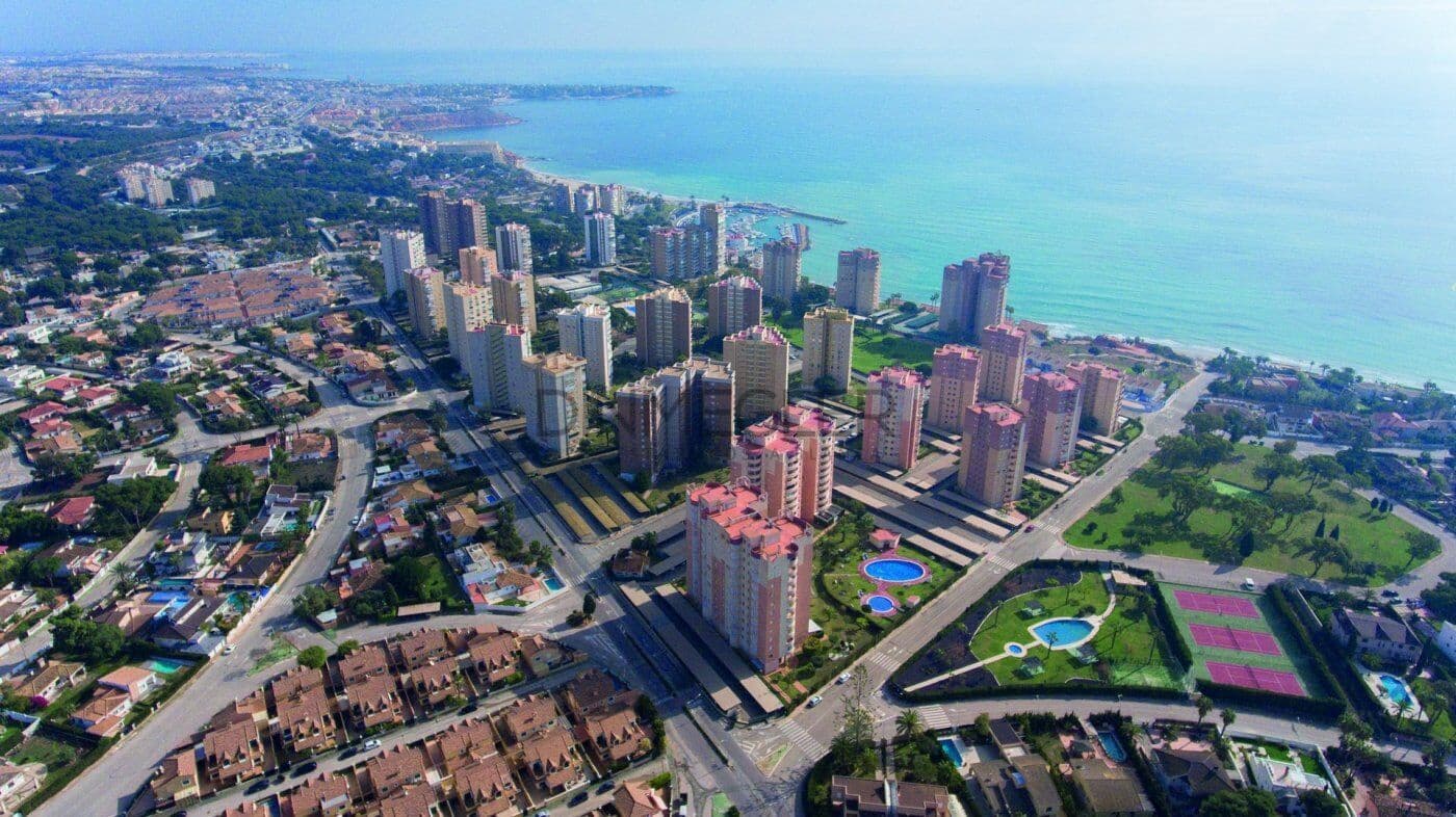 2 soverom Penthouse til salgs i Campoamor med svømmebasseng - € 396 500 (Ref: 9085990)