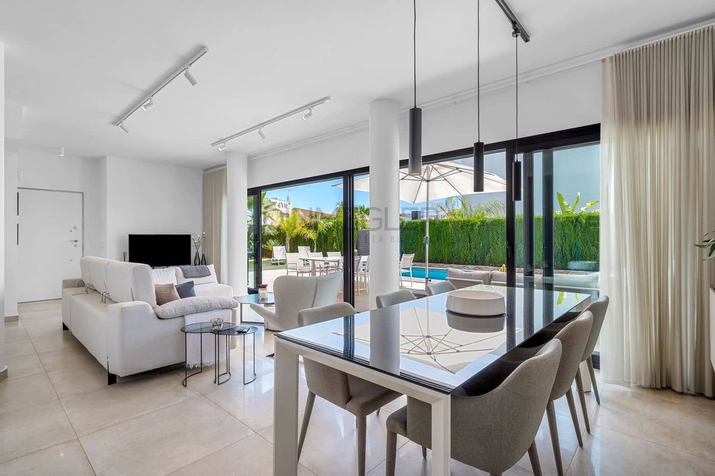 3 Zimmer Villa zu verkaufen in Ciudad Quesada mit Pool - 740.000 € (Ref: 9089971)