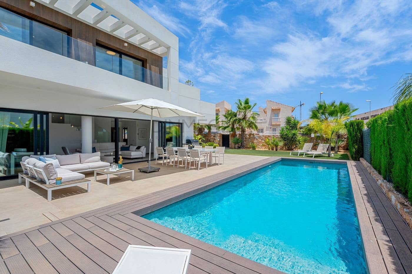 3 Zimmer Villa zu verkaufen in Ciudad Quesada mit Pool - 740.000 € (Ref: 9089971)