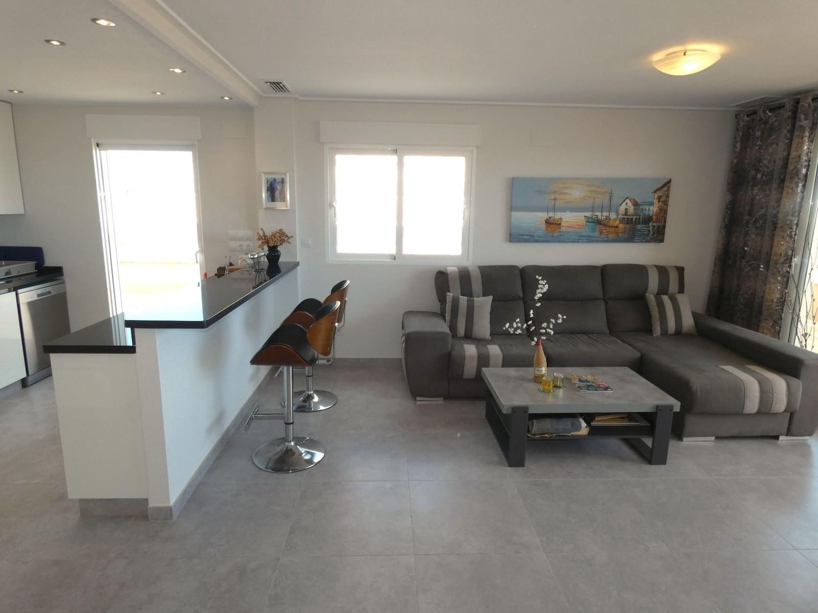 Apartamento de 3 habitaciones en Torrevieja en venta con piscina garaje - 299.000 € (Ref: 9096127)