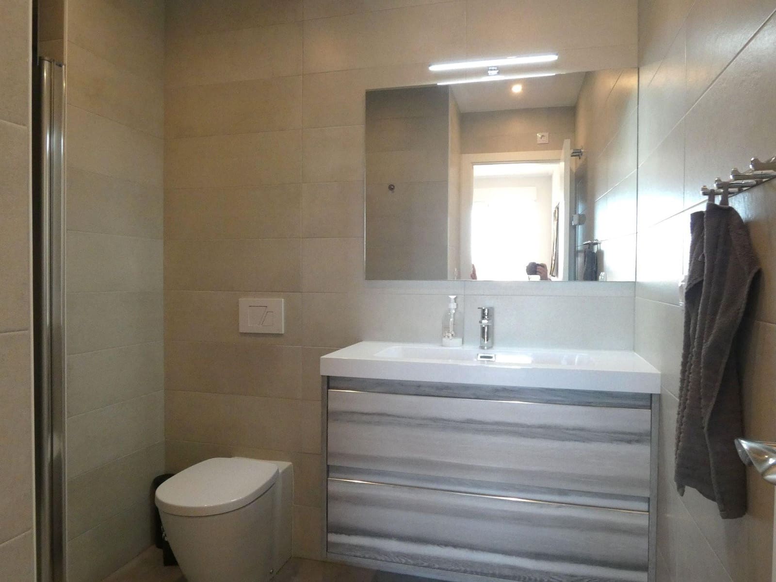 Apartamento de 3 habitaciones en Torrevieja en venta con piscina garaje - 299.000 € (Ref: 9096127)