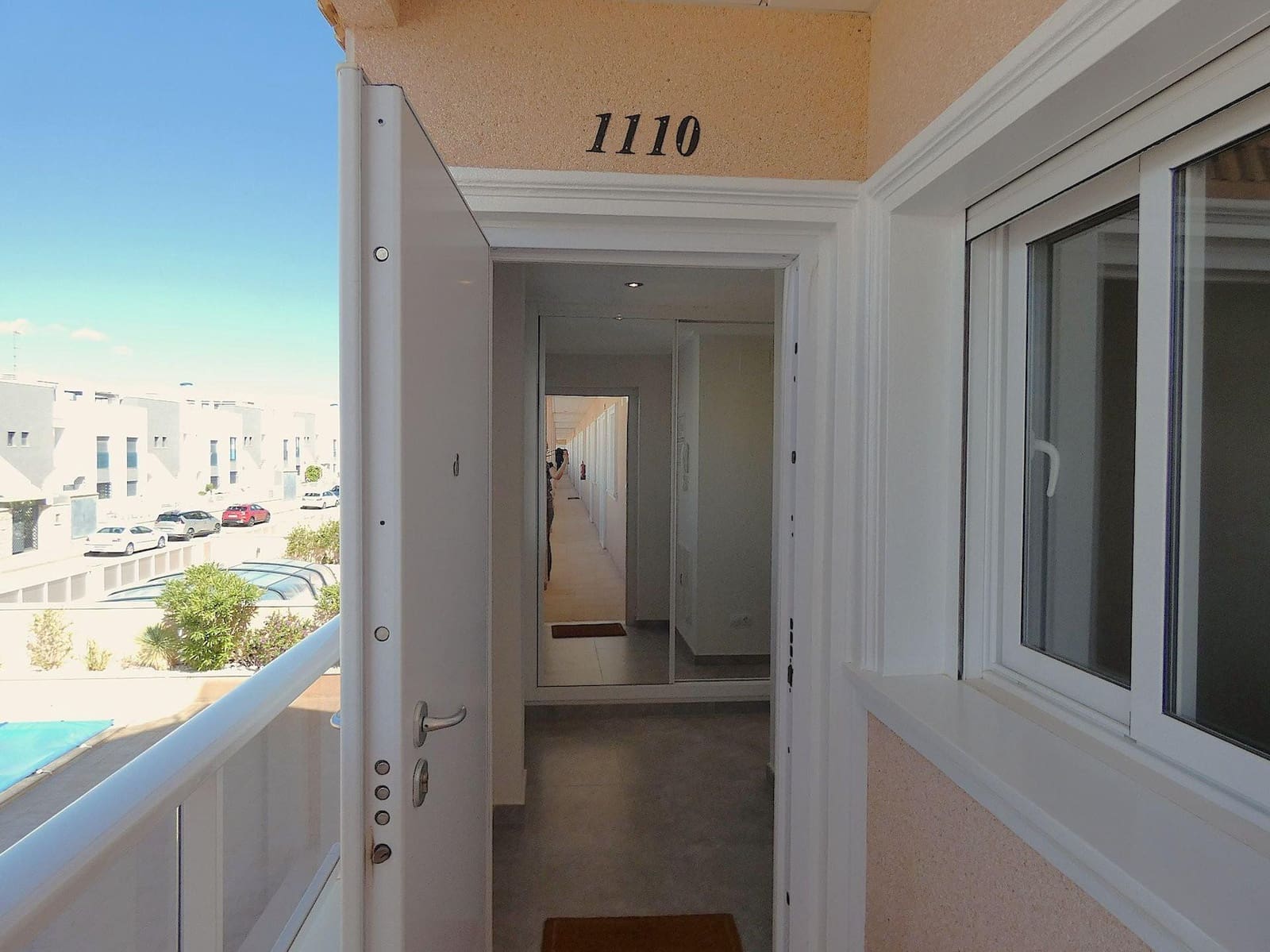Apartamento de 3 habitaciones en Torrevieja en venta con piscina garaje - 299.000 € (Ref: 9096127)