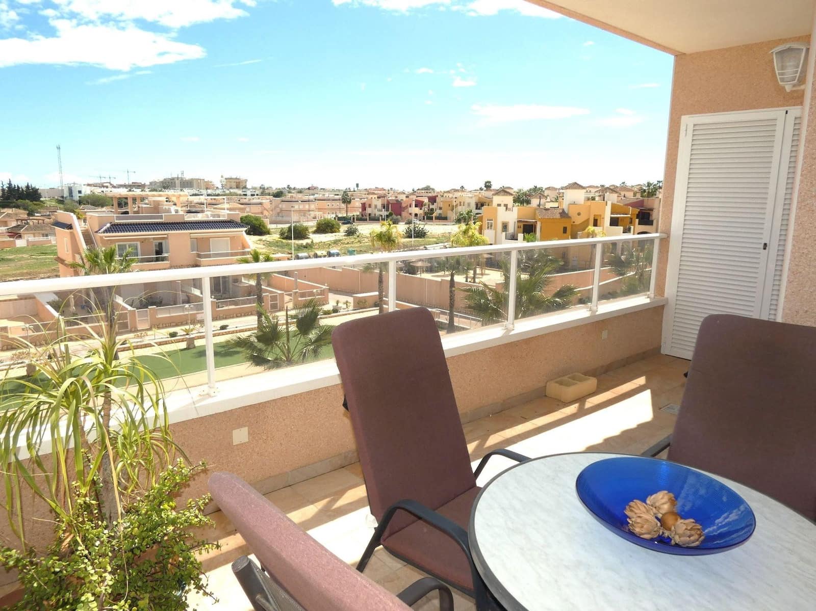 Apartamento de 3 habitaciones en Torrevieja en venta con piscina garaje - 299.000 € (Ref: 9096127)