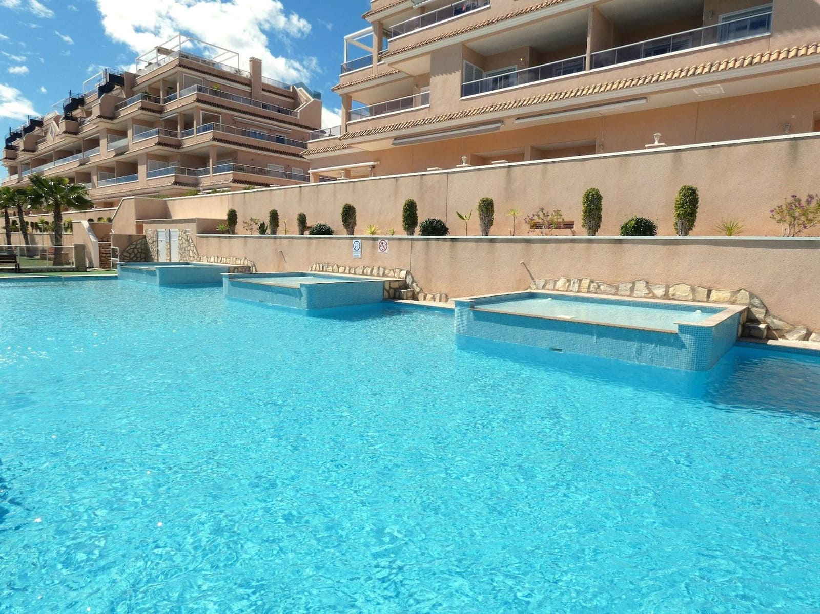Apartamento de 3 habitaciones en Torrevieja en venta con piscina garaje - 299.000 € (Ref: 9096127)