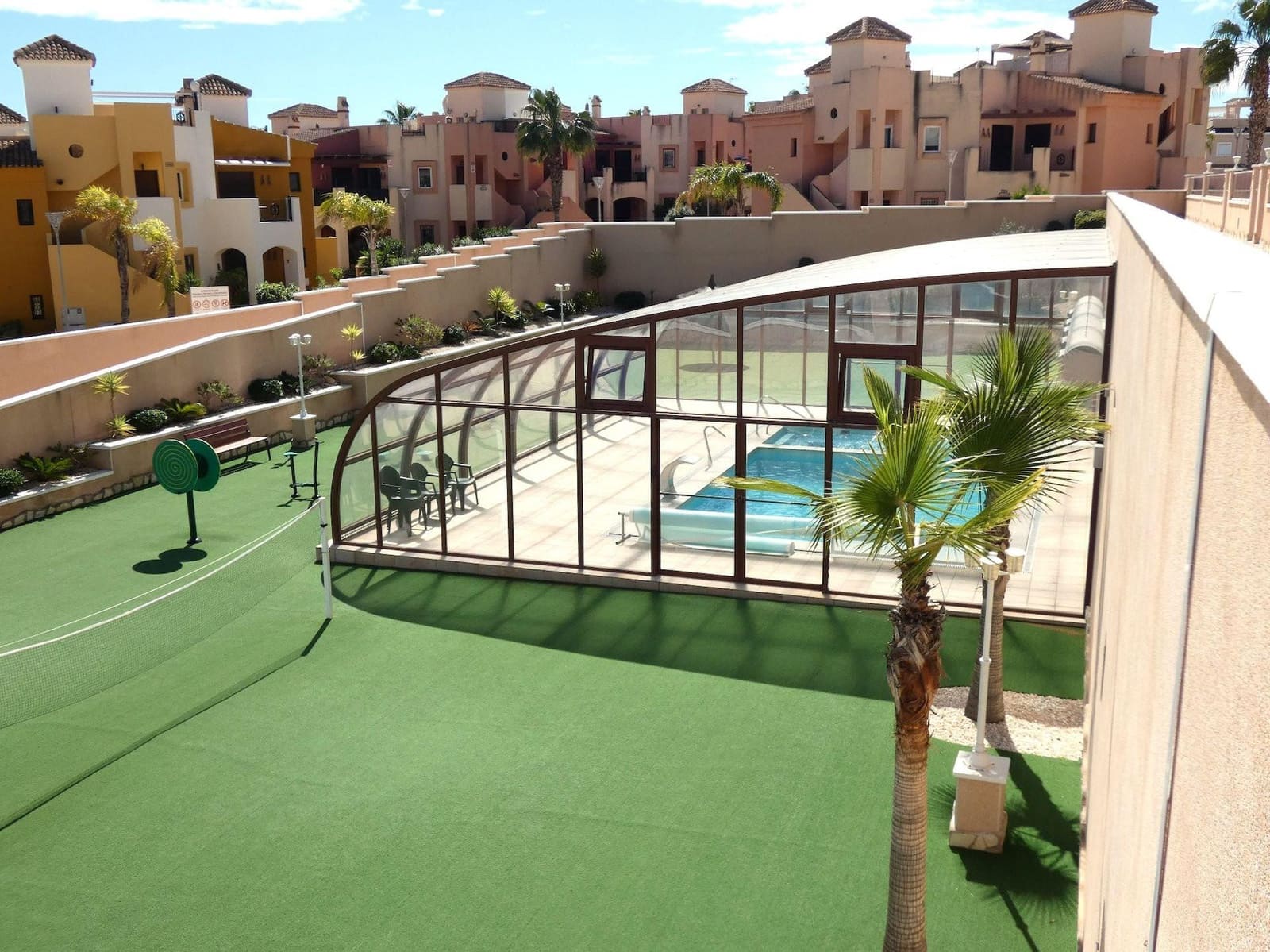 Apartamento de 3 habitaciones en Torrevieja en venta con piscina garaje - 299.000 € (Ref: 9096127)