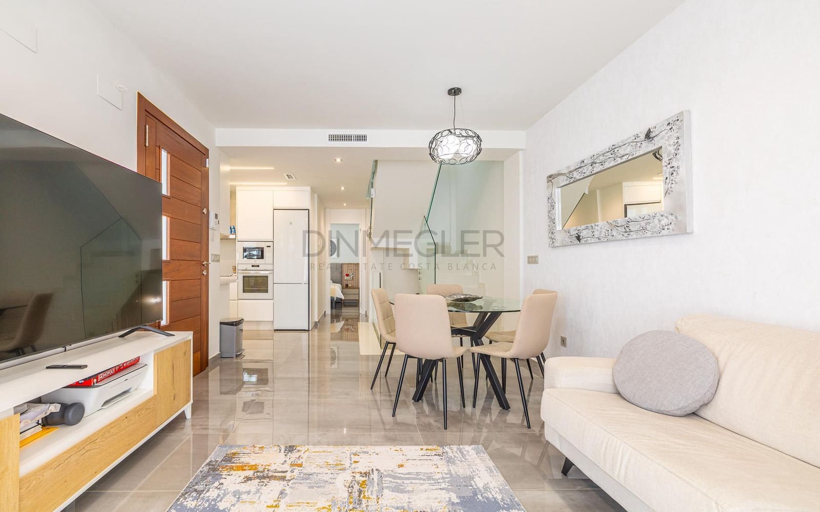 3 soverom Villa til salgs i Torrevieja med svømmebasseng garasje - € 670 000 (Ref: 9096132)