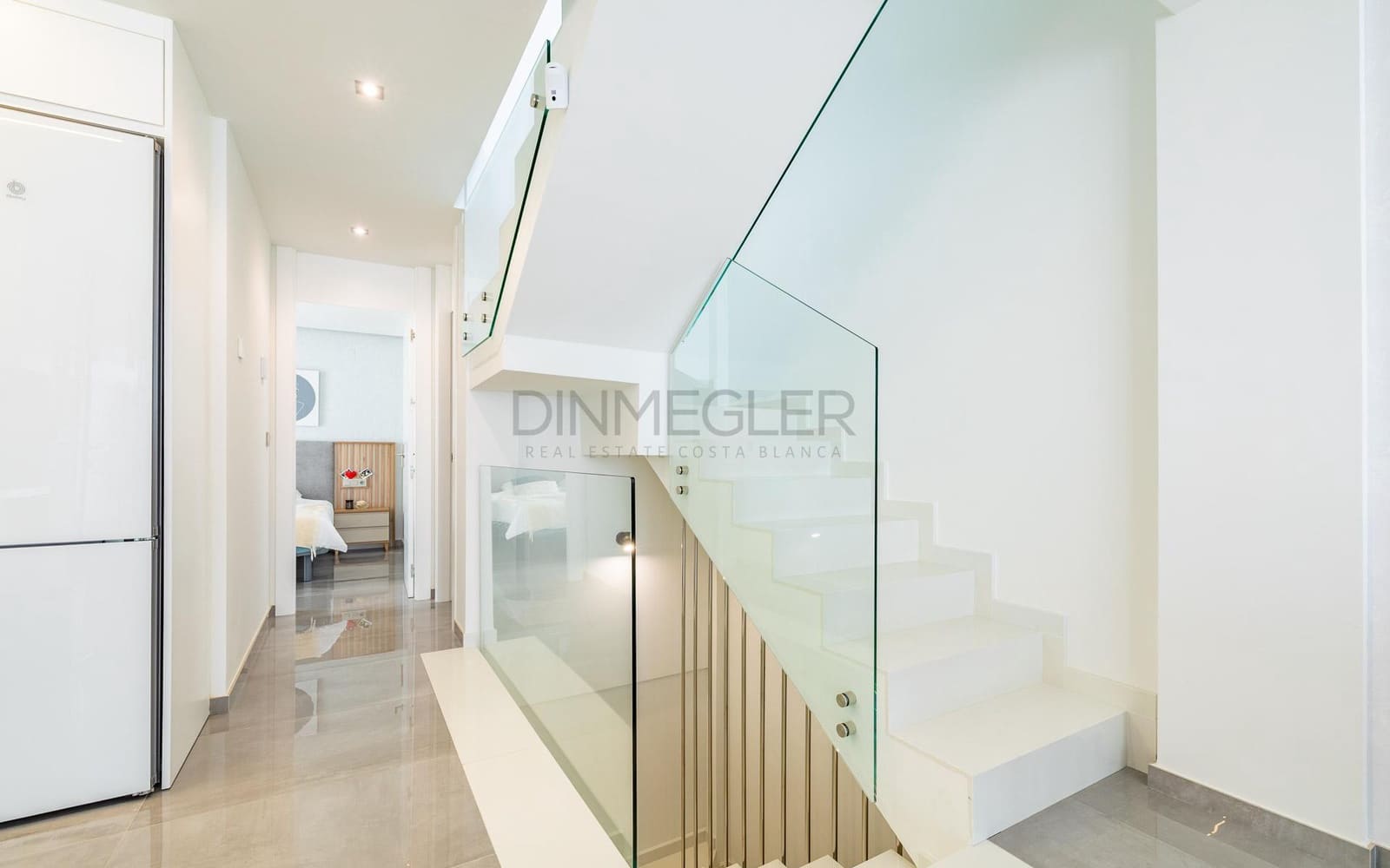 3 soverom Villa til salgs i Torrevieja med svømmebasseng garasje - € 670 000 (Ref: 9096132)