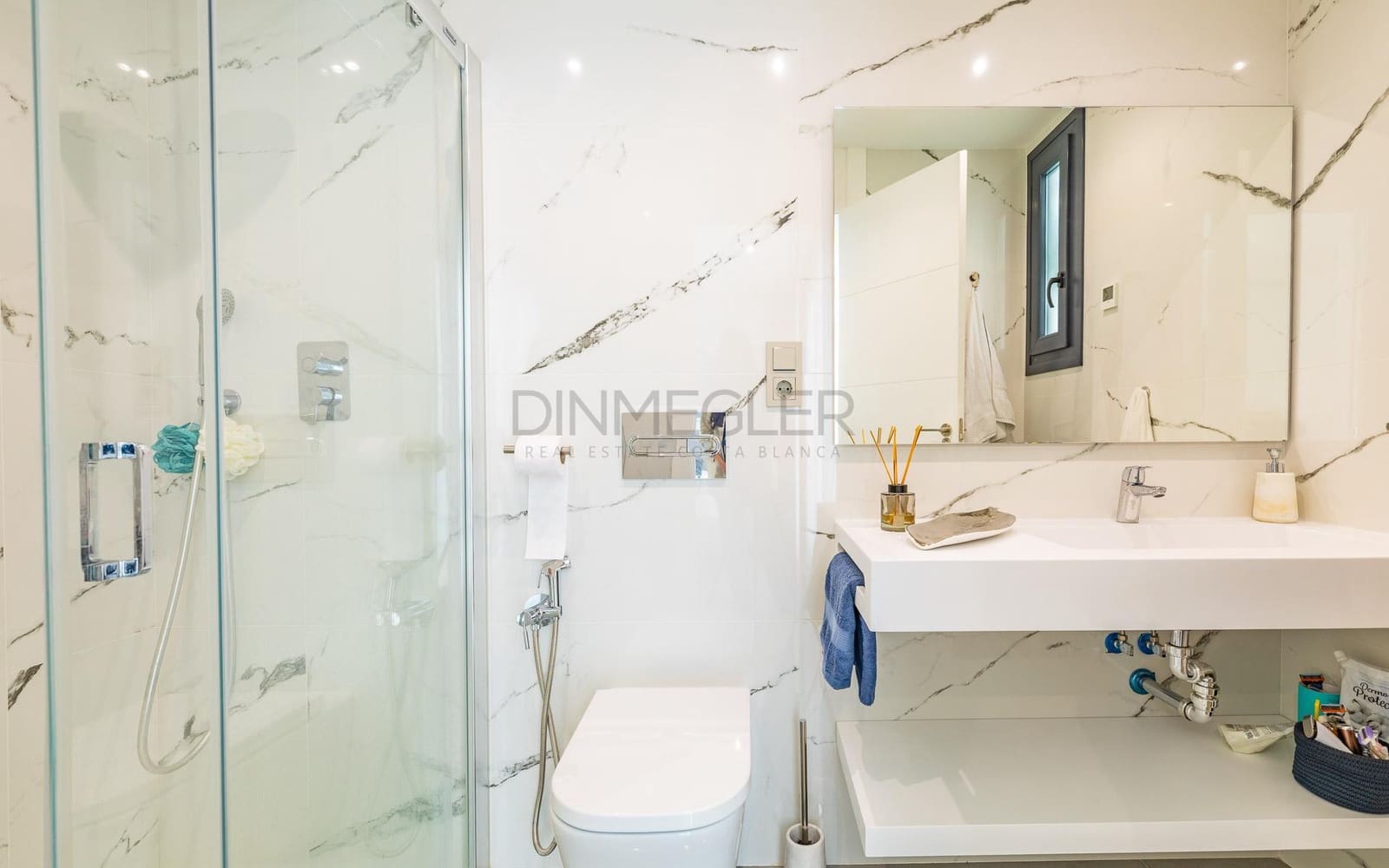 3 soverom Villa til salgs i Torrevieja med svømmebasseng garasje - € 670 000 (Ref: 9096132)