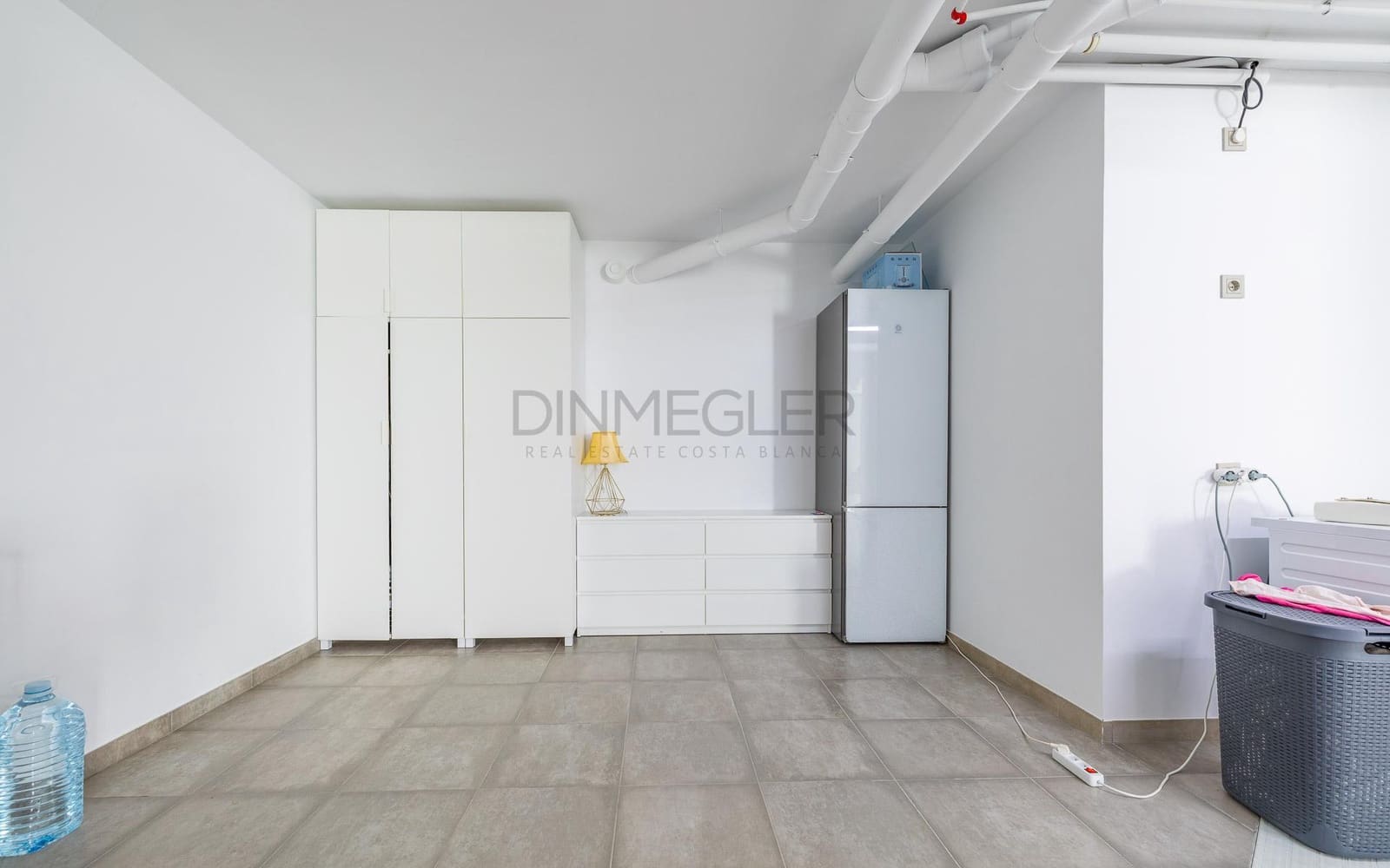 3 soverom Villa til salgs i Torrevieja med svømmebasseng garasje - € 670 000 (Ref: 9096132)