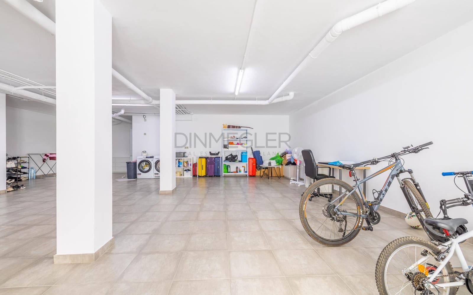 3 soverom Villa til salgs i Torrevieja med svømmebasseng garasje - € 670 000 (Ref: 9096132)