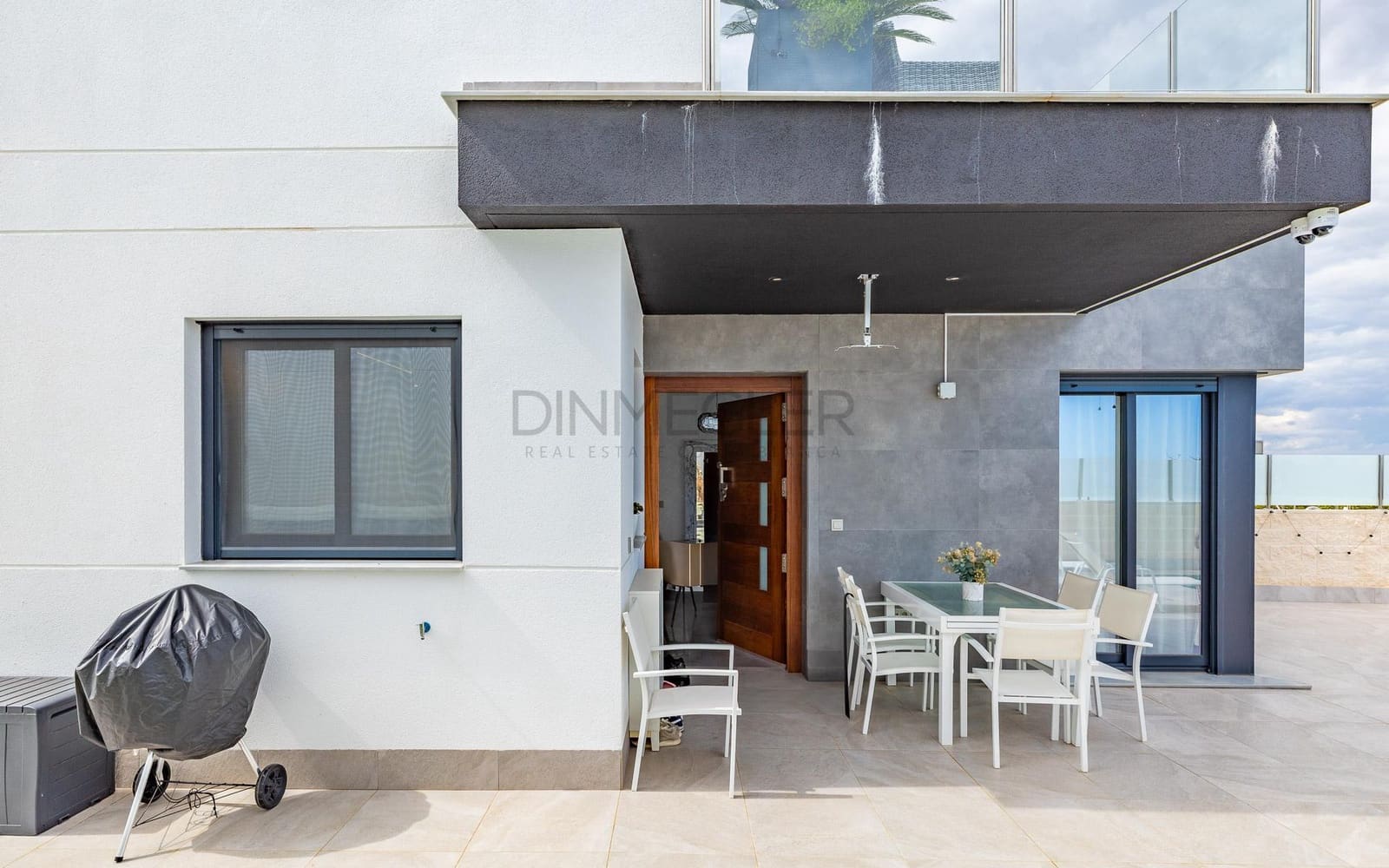 3 soverom Villa til salgs i Torrevieja med svømmebasseng garasje - € 670 000 (Ref: 9096132)