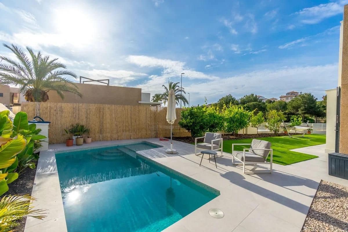 3 soveværelse Villa til salg i La Regia med swimmingpool garage - € 499.000 (Ref: 9096136)