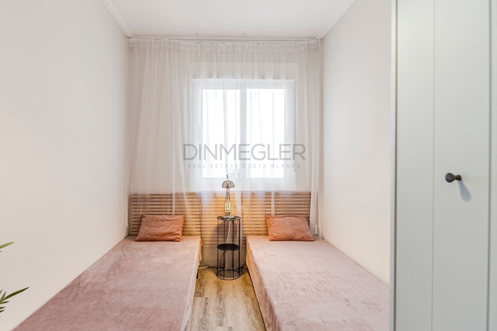 3 sypialnia Dom szeregowy na sprzedaż w Torrevieja z basenem garażem - 315 000 € (Ref: 9096139)