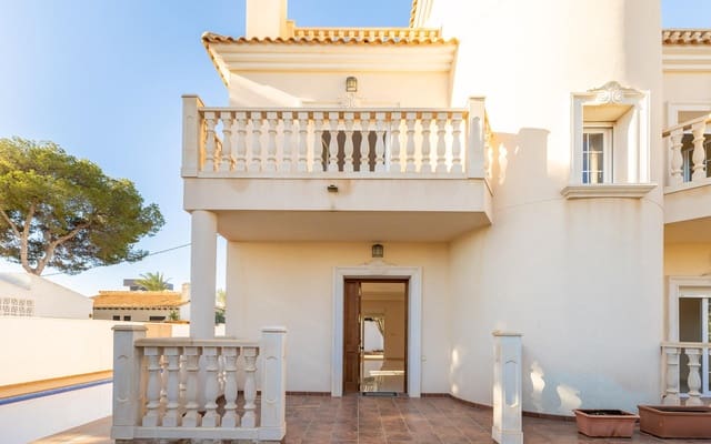 4 soverom Villa til salgs i Cabo Roig, Orihuela med svømmebasseng - € 910 000 (Ref: 9096146)