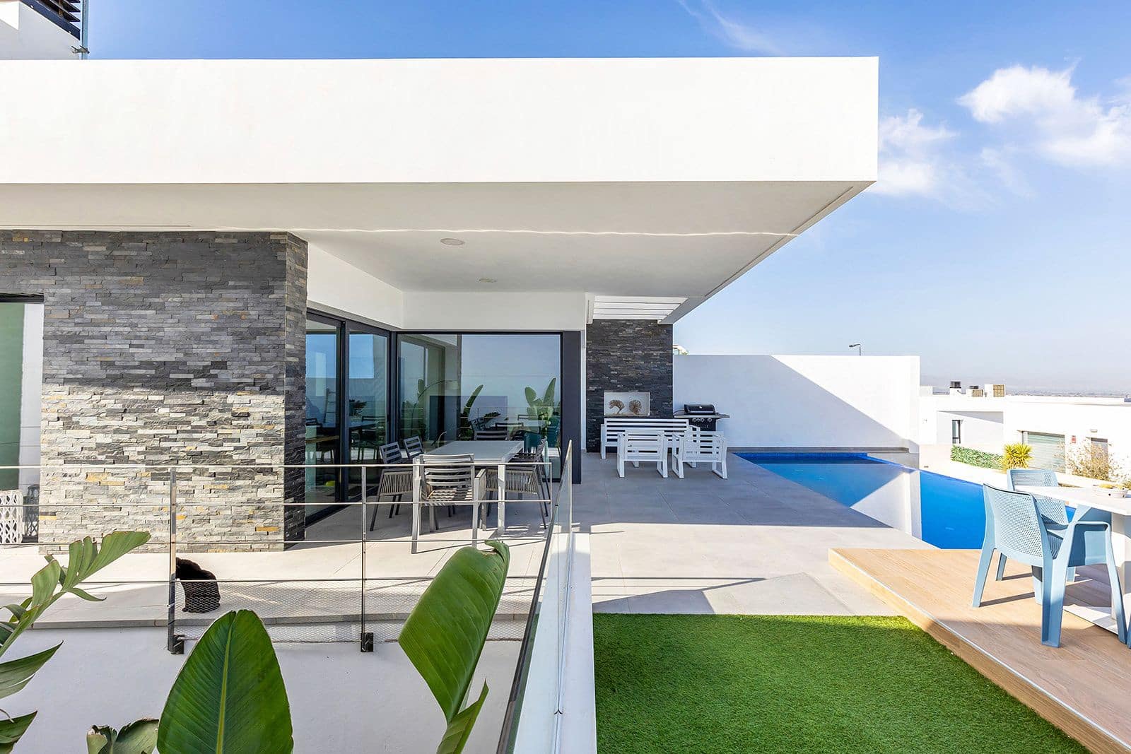 3 bedroom Villa for sale in Ciudad Quesada with pool - € 619,000 (Ref: 9096147)