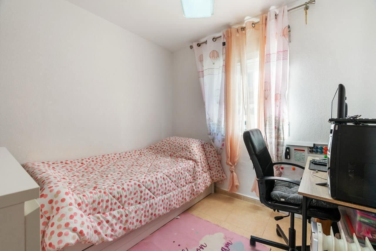 3 sypialnia Dom blizniak na sprzedaż w Filipinas z basenem garażem - 295 000 € (Ref: 9096155)