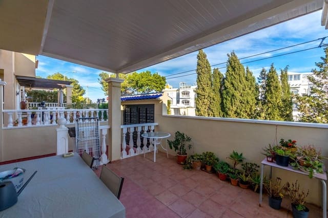 3 soveværelse Semi-Rækkehus til salg i Filipinas med swimmingpool garage - € 295.000 (Ref: 9096155)