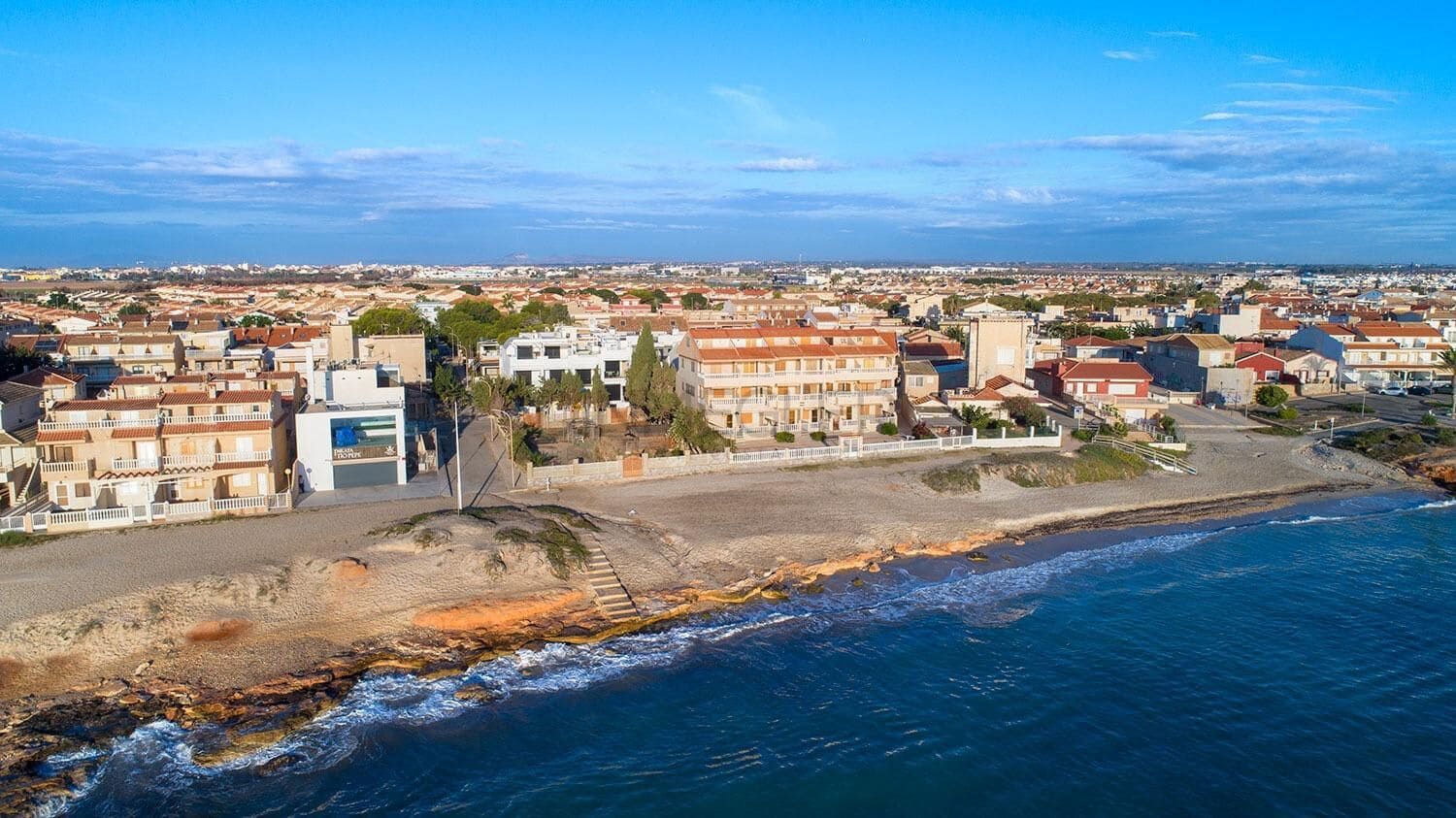 3 soverom Rekkehus til salgs i Torre de la Horadada med svømmebasseng - € 499 900 (Ref: 9096565)