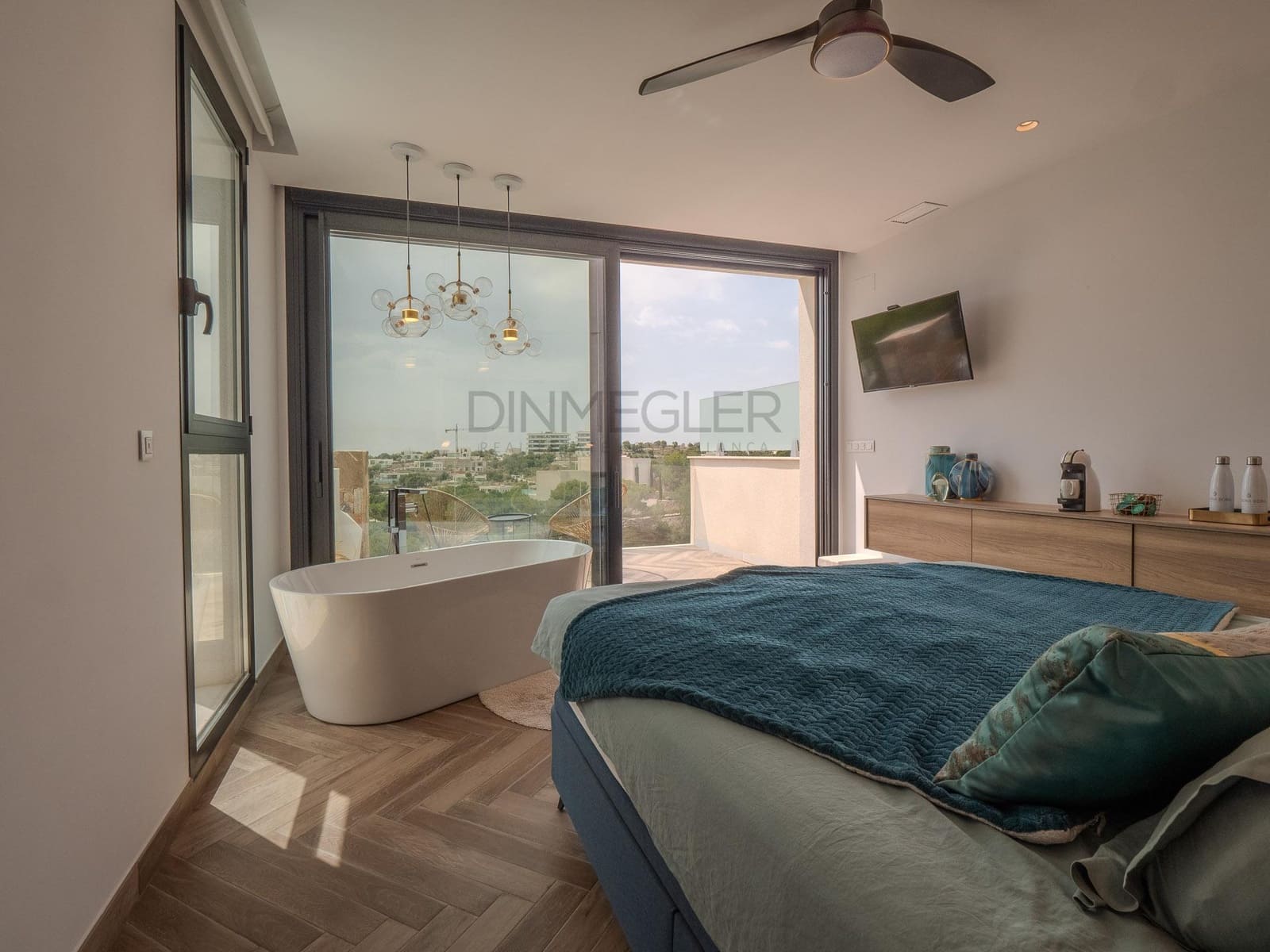 4 soverom Villa til salgs i Las Colinas Golf med svømmebasseng garasje - € 2 880 000 (Ref: 9108893)