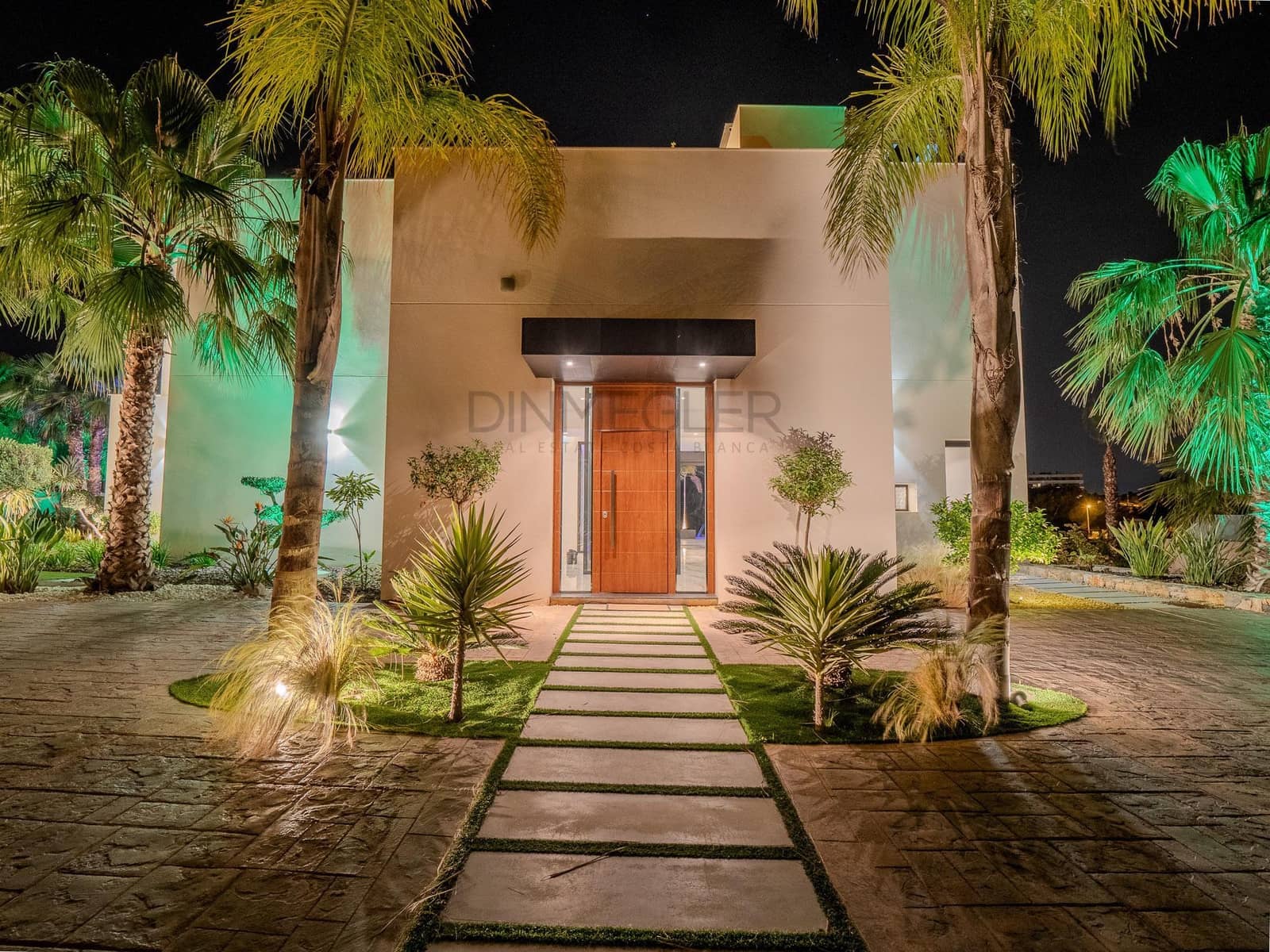 4 soverom Villa til salgs i Las Colinas Golf med svømmebasseng garasje - € 2 880 000 (Ref: 9108893)