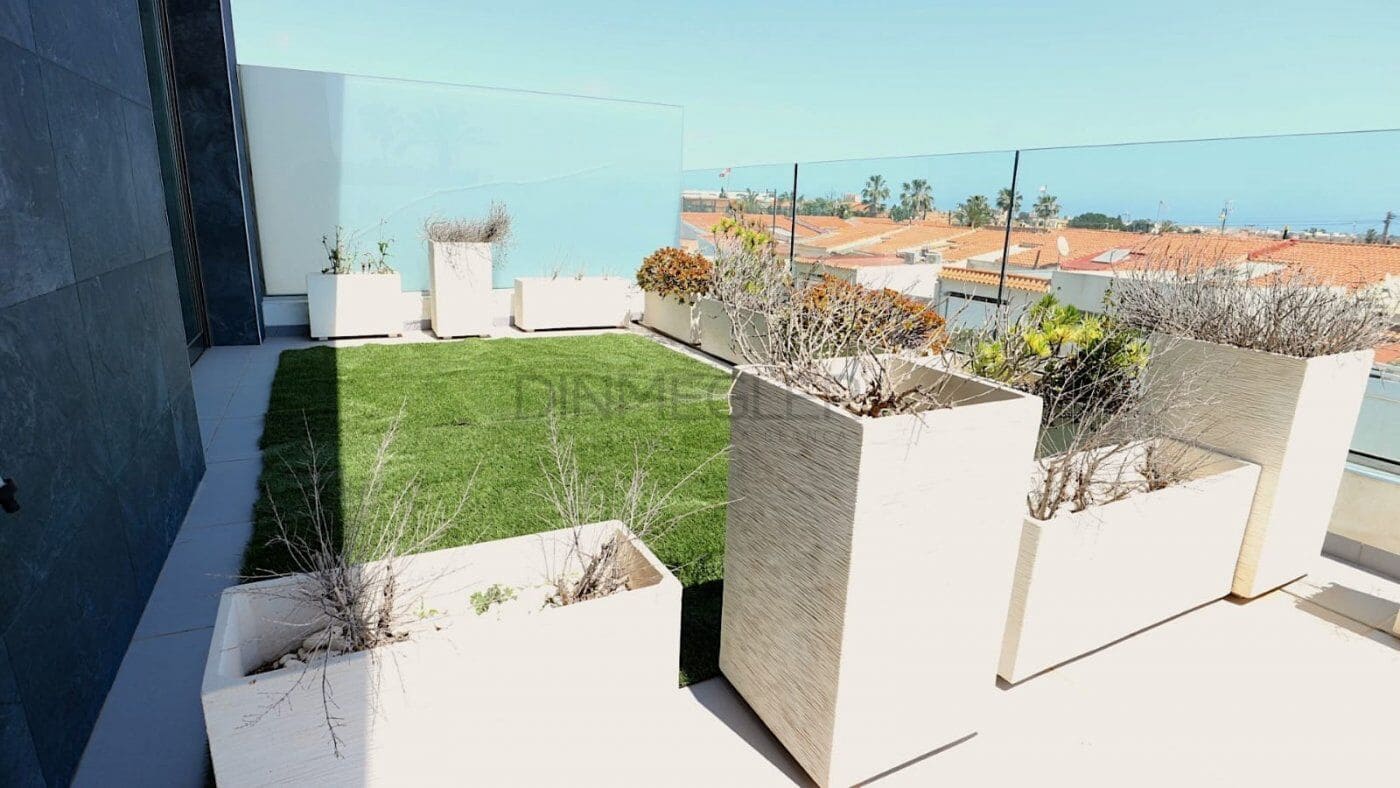 3 bedroom Villa for sale in Torrevieja with pool garage - € 709,000 (Ref: 9110507)