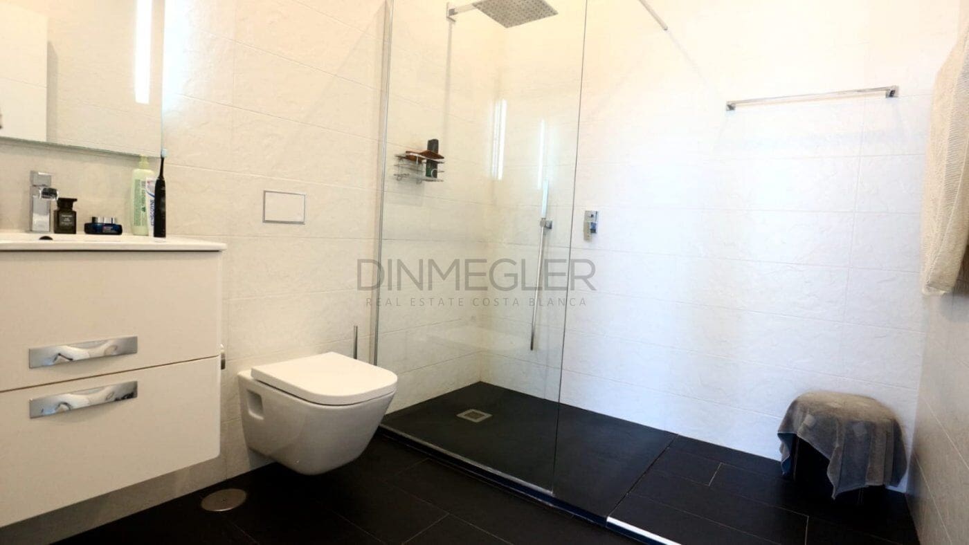 3 bedroom Villa for sale in Torrevieja with pool garage - € 709,000 (Ref: 9110507)