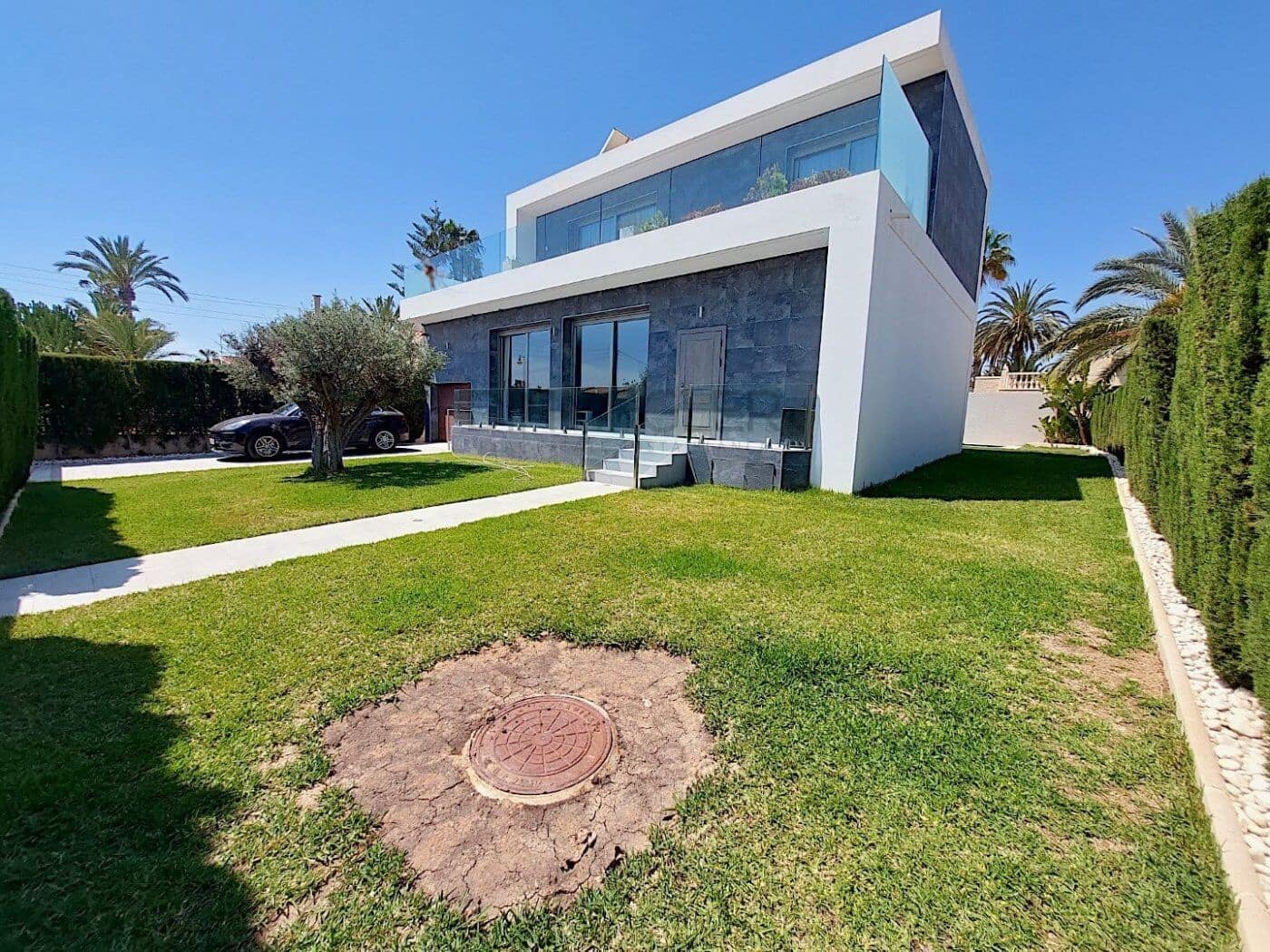 3 bedroom Villa for sale in Torrevieja with pool garage - € 709,000 (Ref: 9110507)