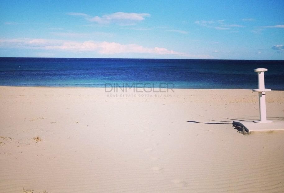 3 quarto Bungalow para venda em Pilar de la Horadada com piscina - 290 000 € (Ref: 9110508)