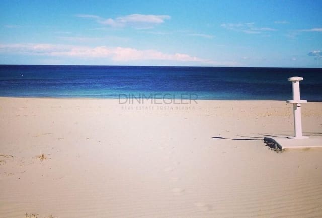 3 quarto Bungalow para venda em Pilar de la Horadada com piscina - 290 000 € (Ref: 9110508)