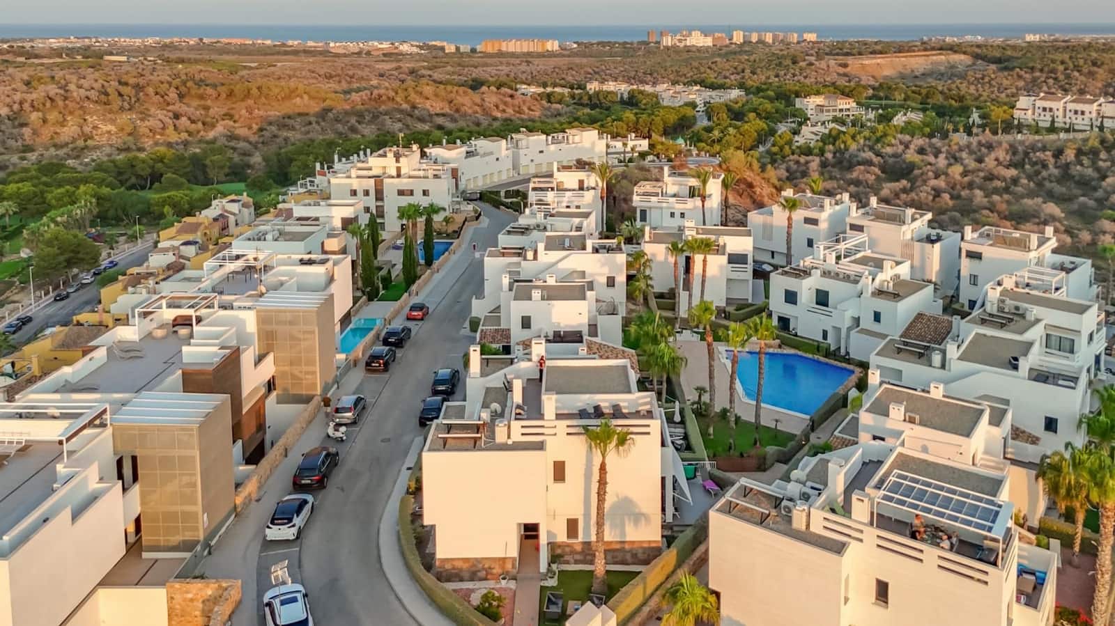 2 quarto Apartamento para venda em Orihuela Costa com piscina - 365 000 € (Ref: 9137325)