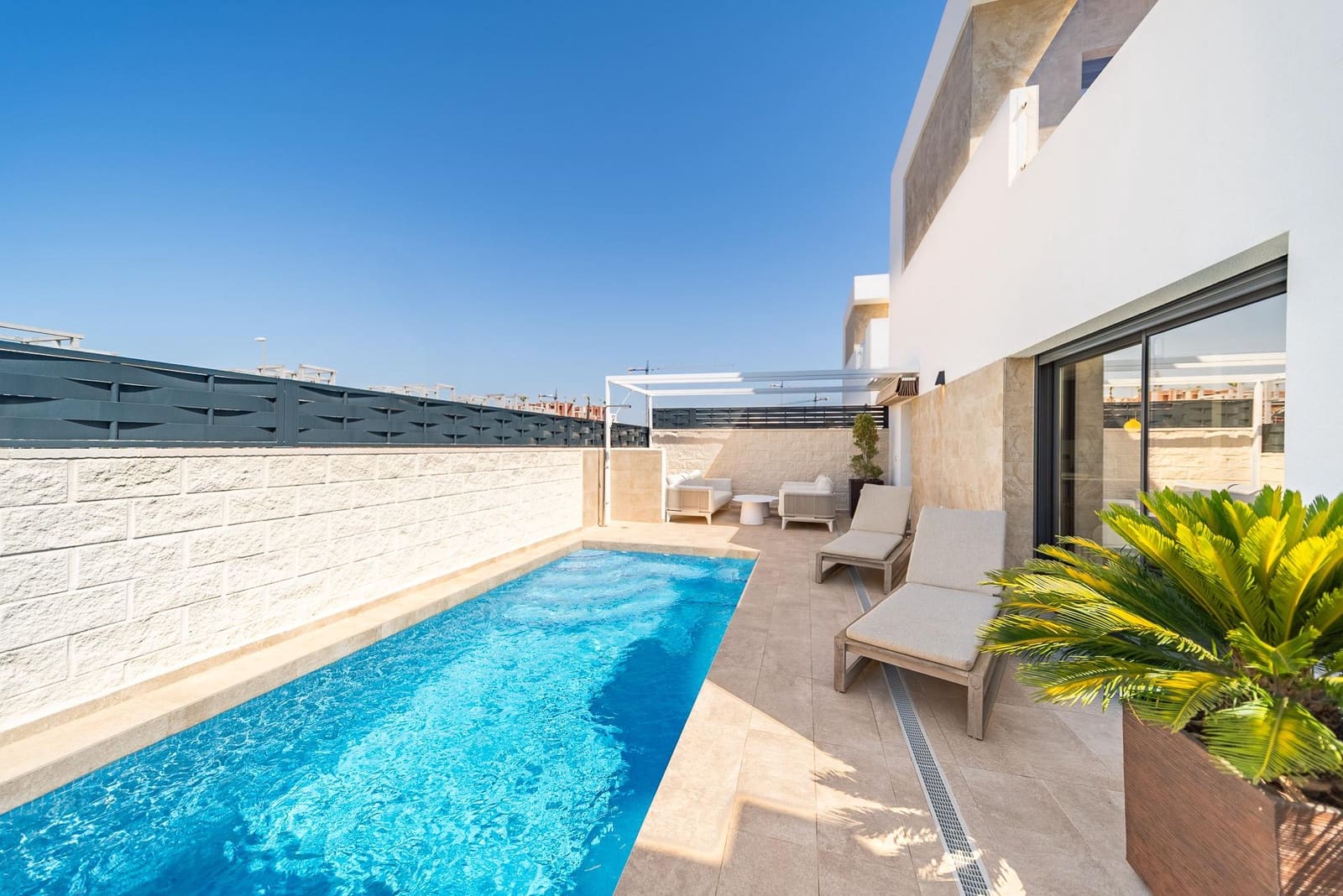 Chalet de 3 habitaciones en Ciudad Quesada en venta con piscina - 540.000 € (Ref: 9152393)