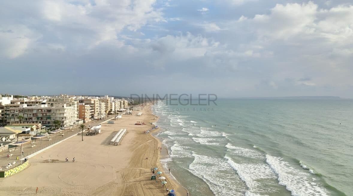 4 soveværelse Semi-Rækkehus til salg i Guardamar del Segura med swimmingpool - € 507.050 (Ref: 9230962)