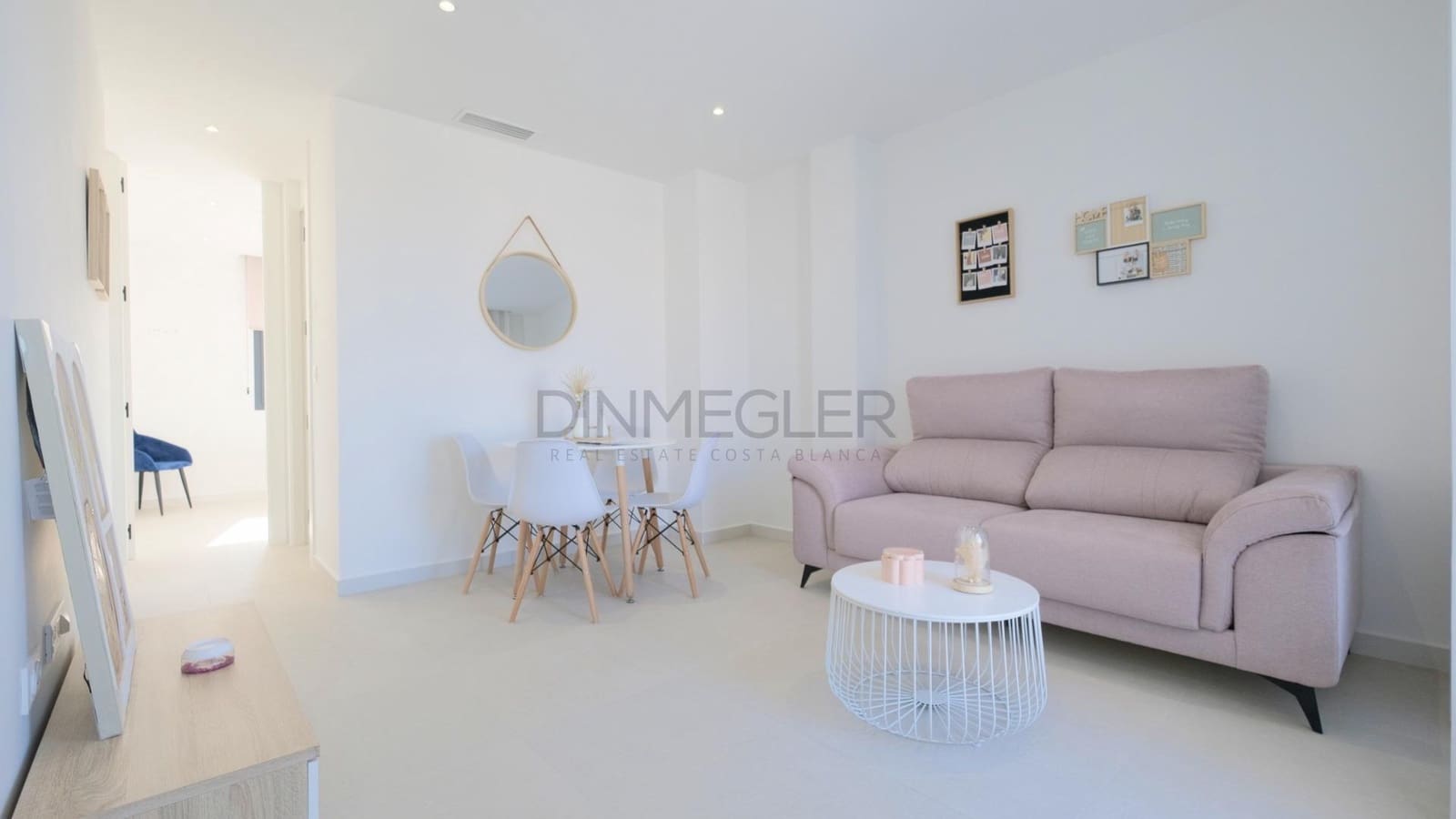 4 soveværelse Semi-Rækkehus til salg i Guardamar del Segura med swimmingpool - € 507.050 (Ref: 9230962)