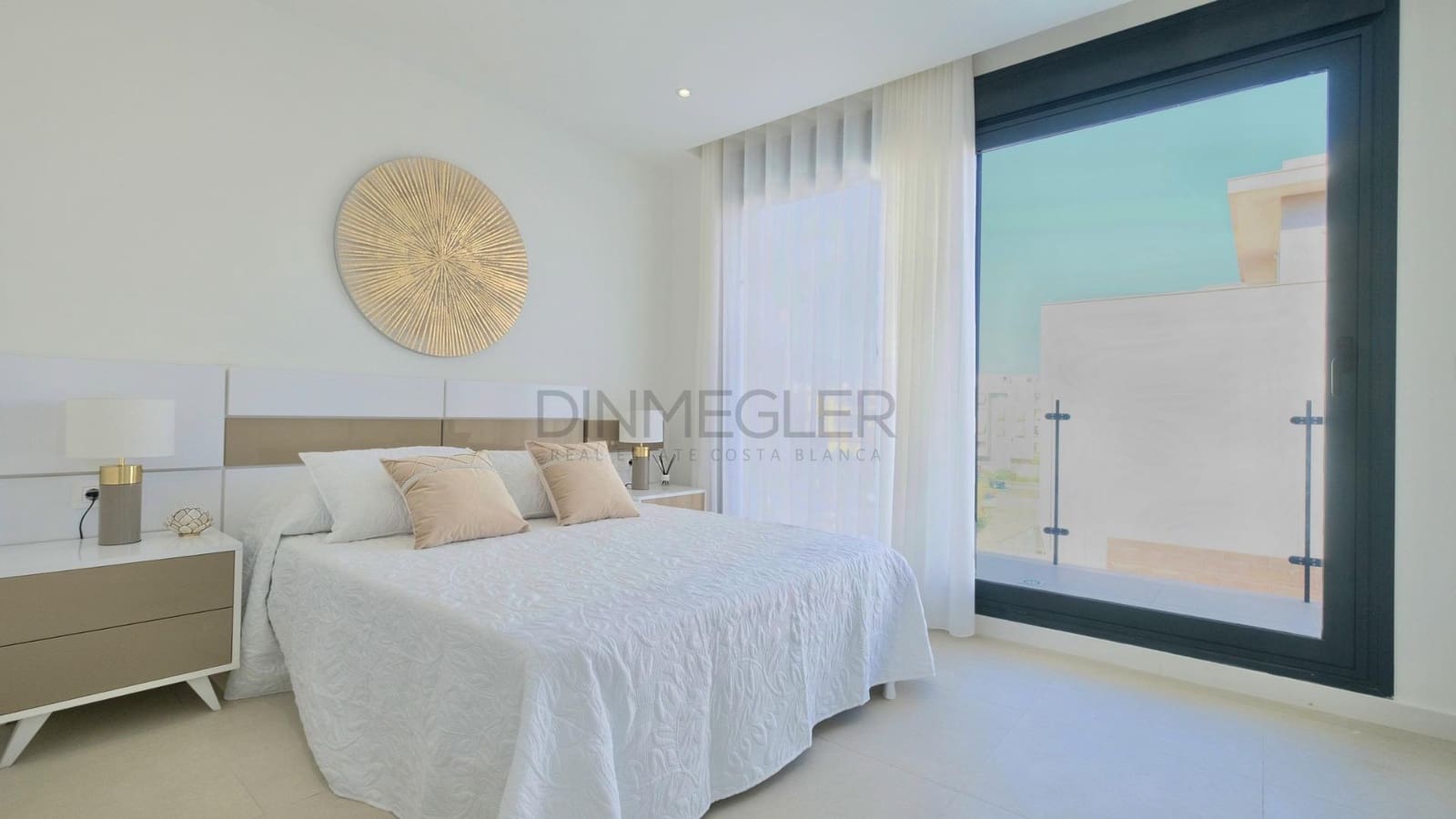 4 soveværelse Semi-Rækkehus til salg i Guardamar del Segura med swimmingpool - € 507.050 (Ref: 9230962)