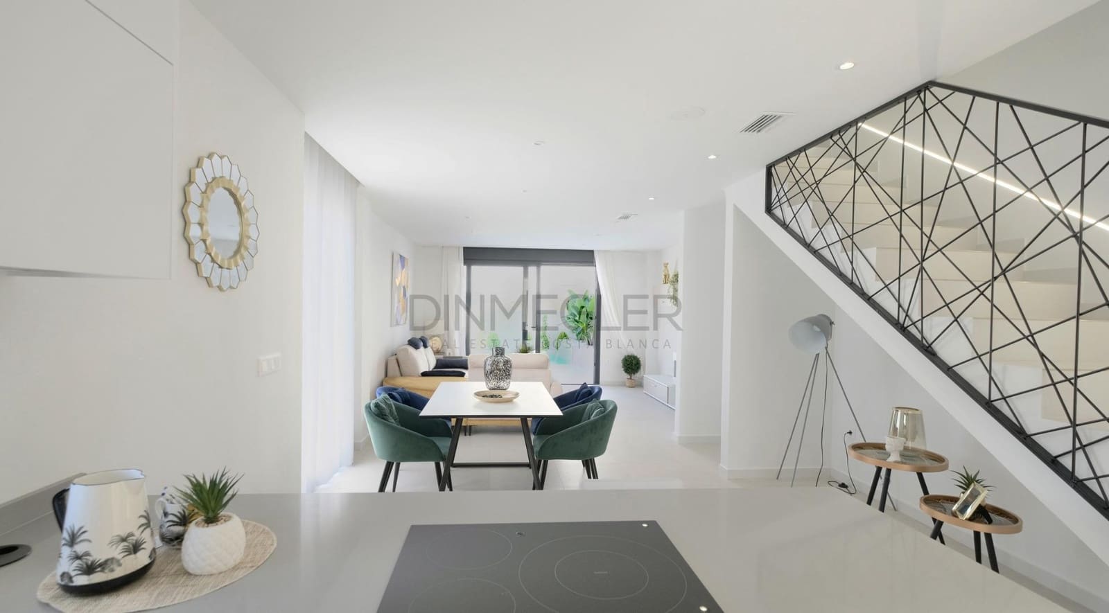 4 soveværelse Semi-Rækkehus til salg i Guardamar del Segura med swimmingpool - € 507.050 (Ref: 9230962)