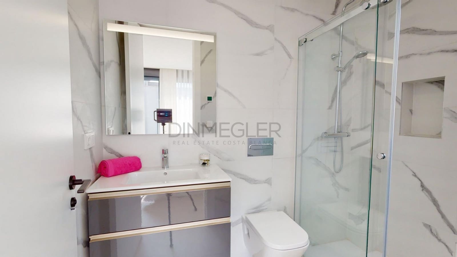 4 soveværelse Semi-Rækkehus til salg i Guardamar del Segura med swimmingpool - € 507.050 (Ref: 9230962)