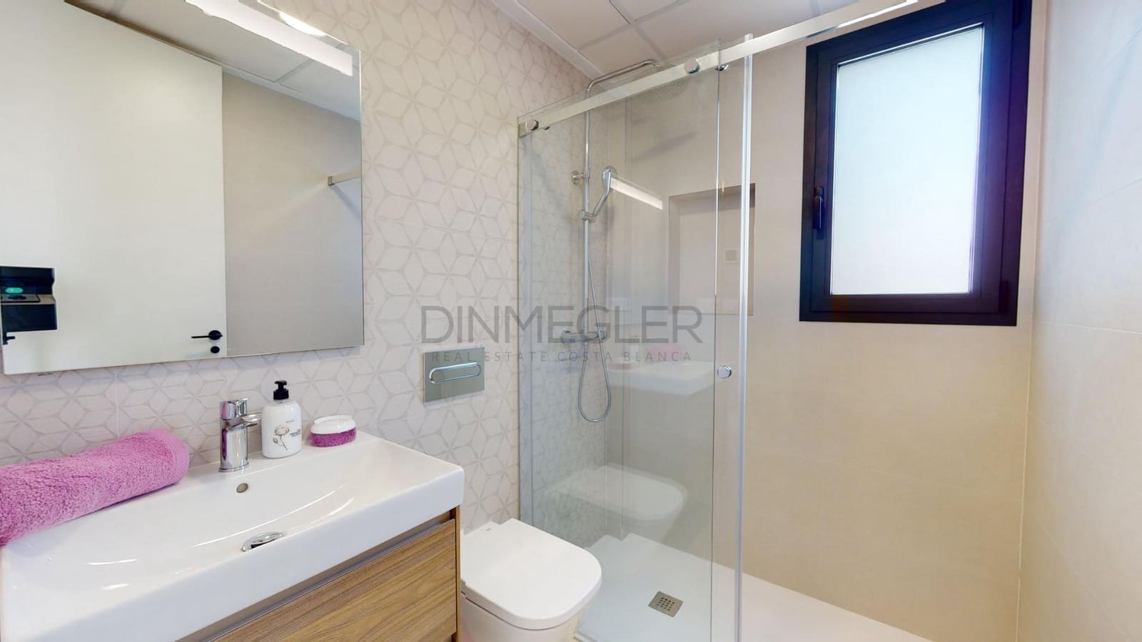 4 soveværelse Semi-Rækkehus til salg i Guardamar del Segura med swimmingpool - € 507.050 (Ref: 9230962)