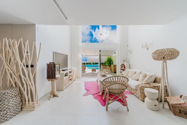 3 makuuhuone Huvila myytävänä paikassa Algorfa mukana uima-altaan - 525 000 € (Ref: 9324303)