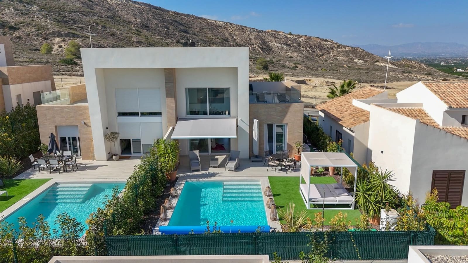 3 makuuhuone Huvila myytävänä paikassa Algorfa mukana uima-altaan - 525 000 € (Ref: 9324303)